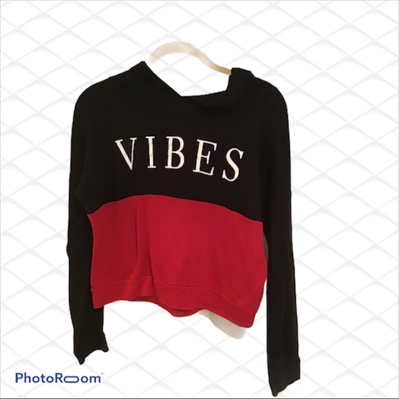 a'gaci Tops - A'gaci hooded tee w/VIBES graphic long sleeves